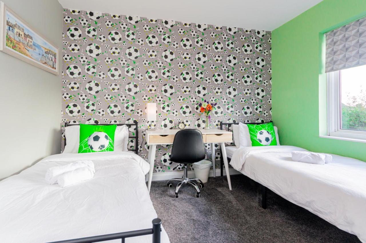 Stunning Place, Close To Windsor & Heathrow & Private Parking 번햄 외부 사진